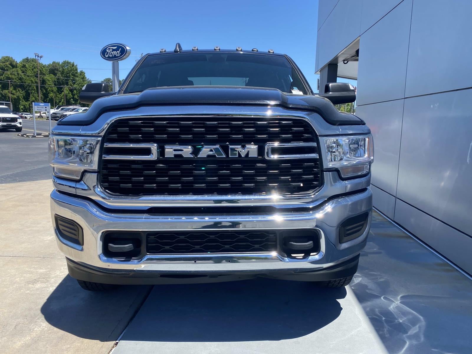 2022 RAM 2500 Big Horn 4x4 Crew Cab 6'4 Box
