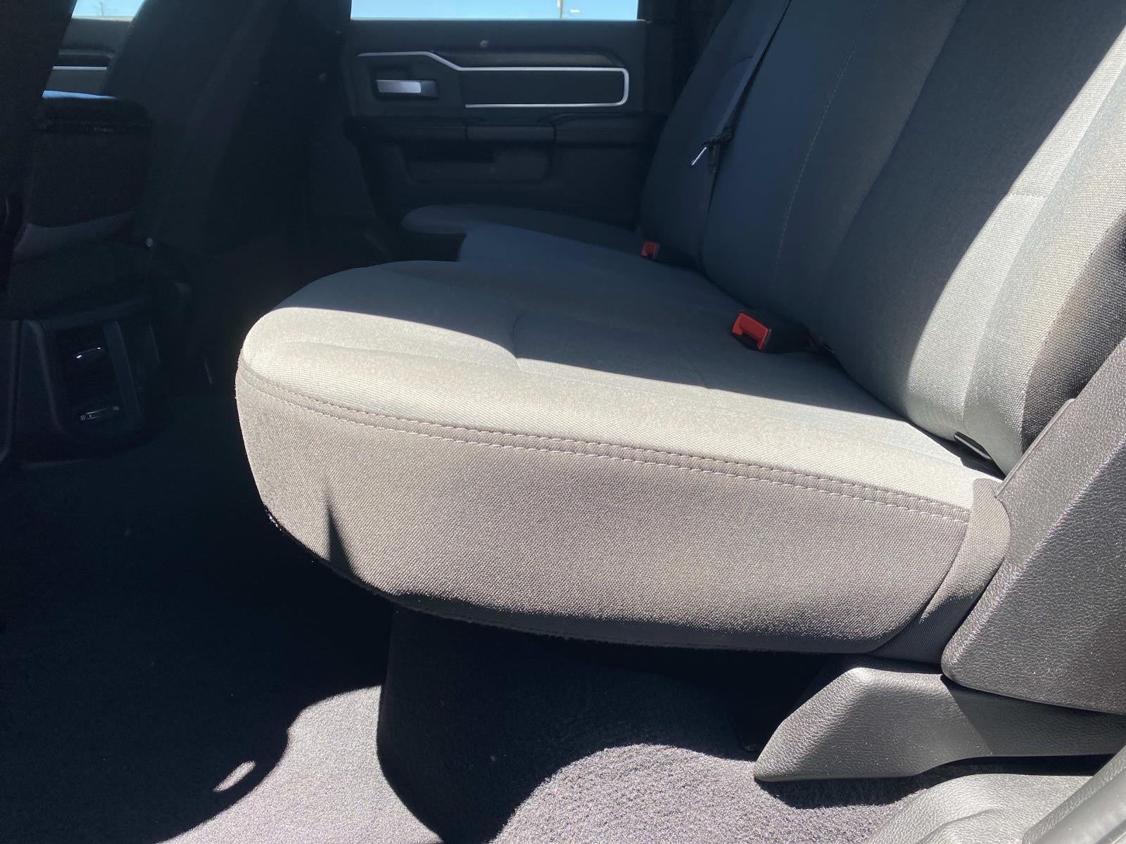 2022 RAM 2500 Big Horn 4x4 Crew Cab 6'4 Box
