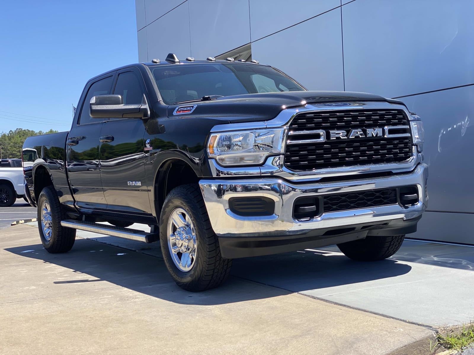 2022 RAM 2500 Big Horn 4x4 Crew Cab 6'4 Box