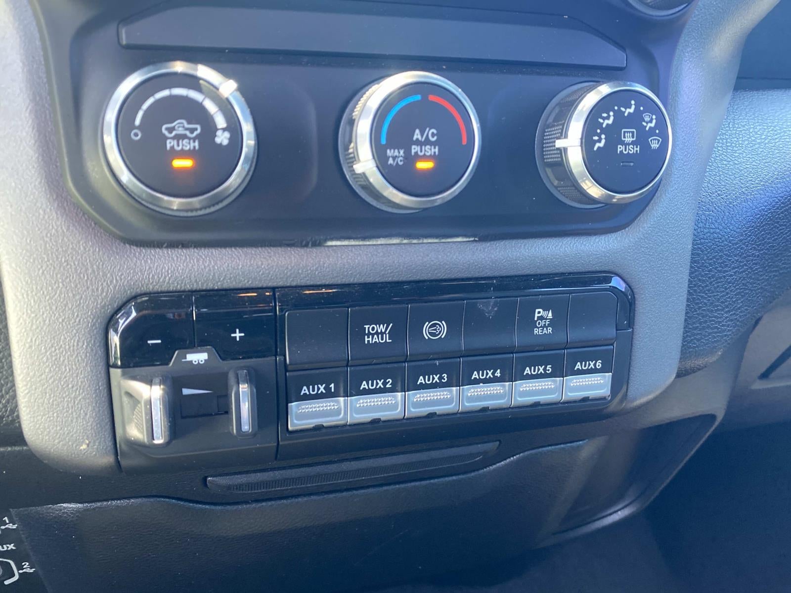 2022 RAM 2500 Big Horn 4x4 Crew Cab 6'4 Box