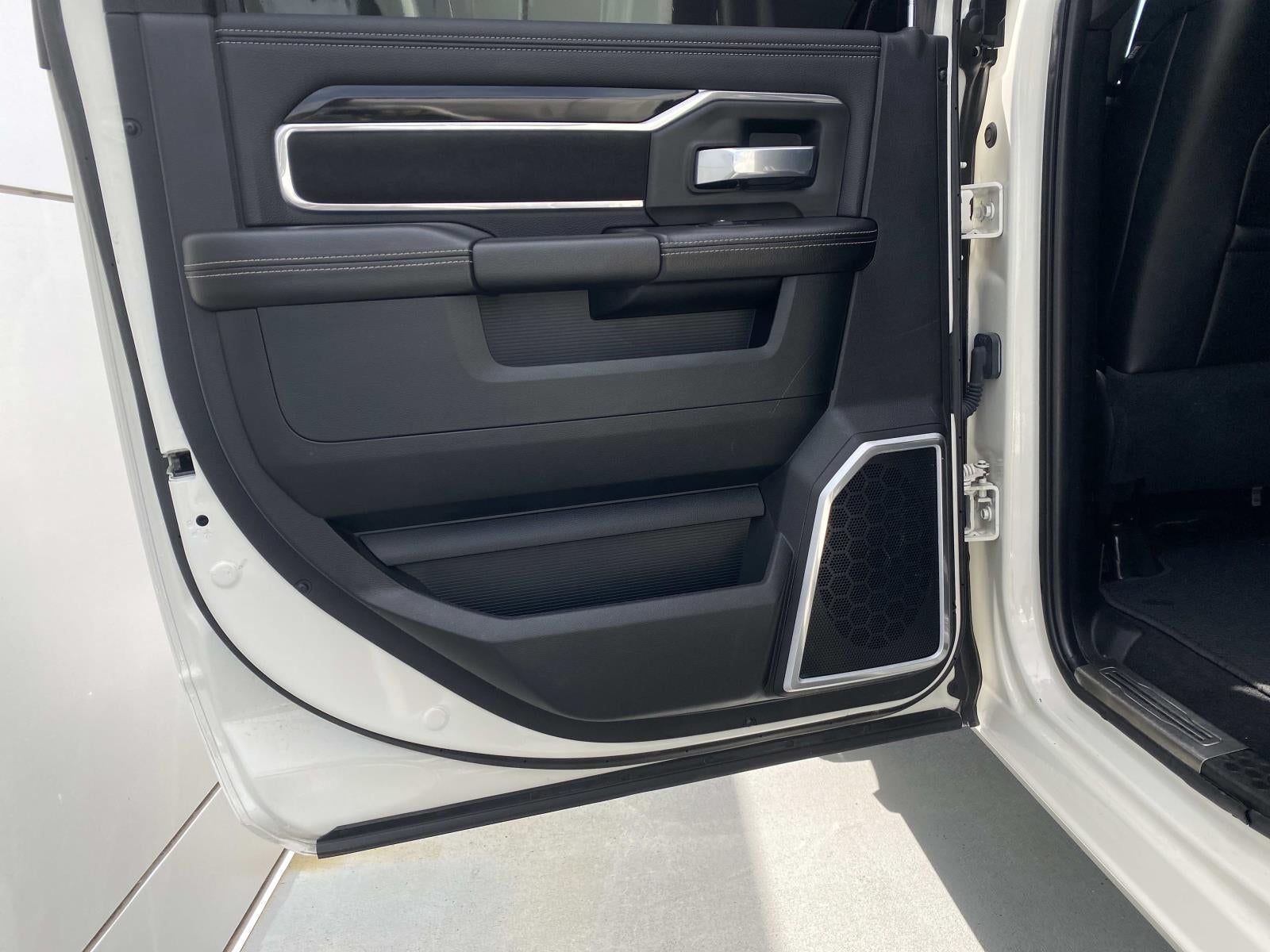 2020 RAM 2500 Laramie 4x4 Mega Cab 6'4 Box