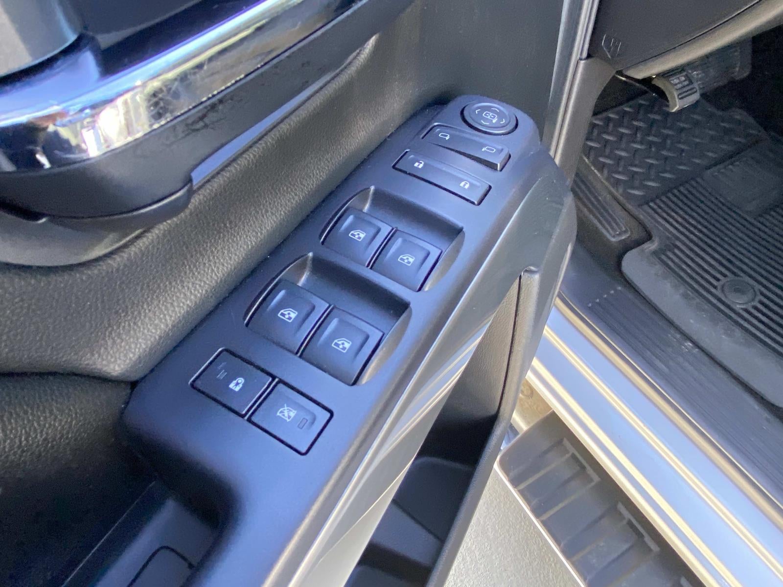 2016 Chevrolet Silverado 1500 2WD Crew Cab 143.5 LT w/1LT