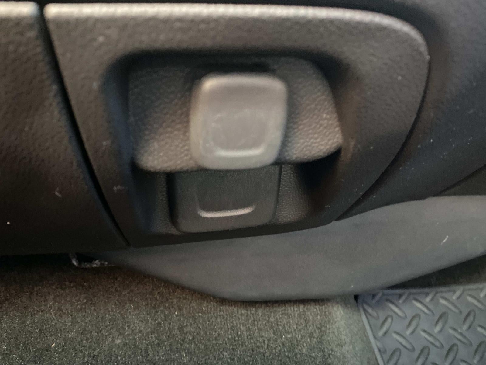 2016 Chevrolet Silverado 1500 2WD Crew Cab 143.5 LT w/1LT