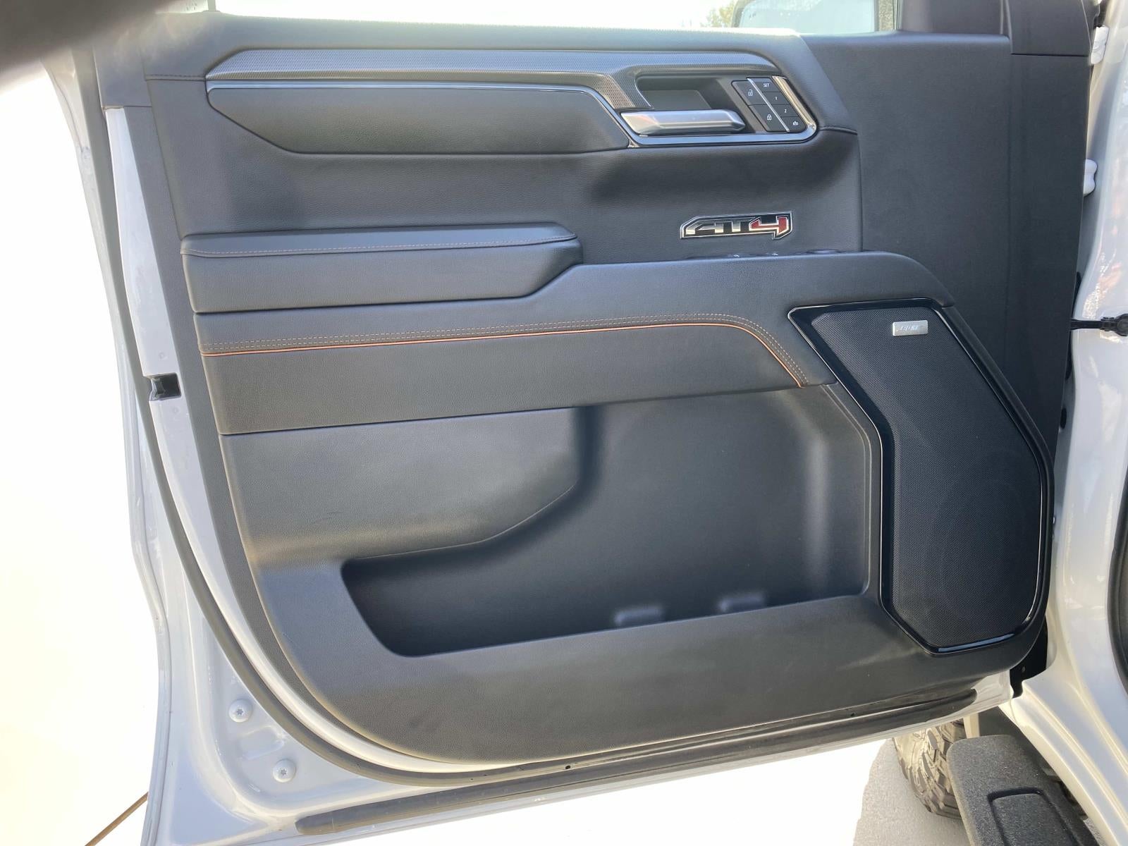 2023 GMC Sierra 1500 4WD Crew Cab 147 AT4