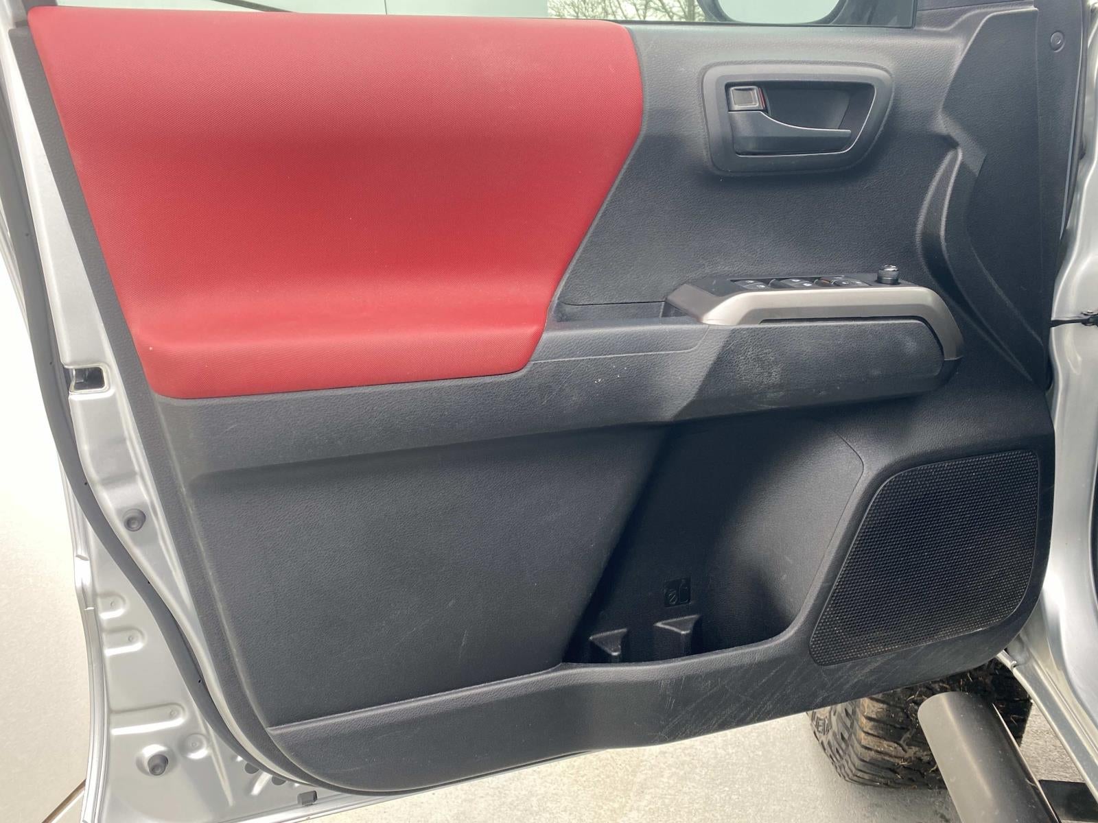 2023 Toyota Tacoma 2WD SR5 Double Cab 5' Bed V6 AT (Natl)