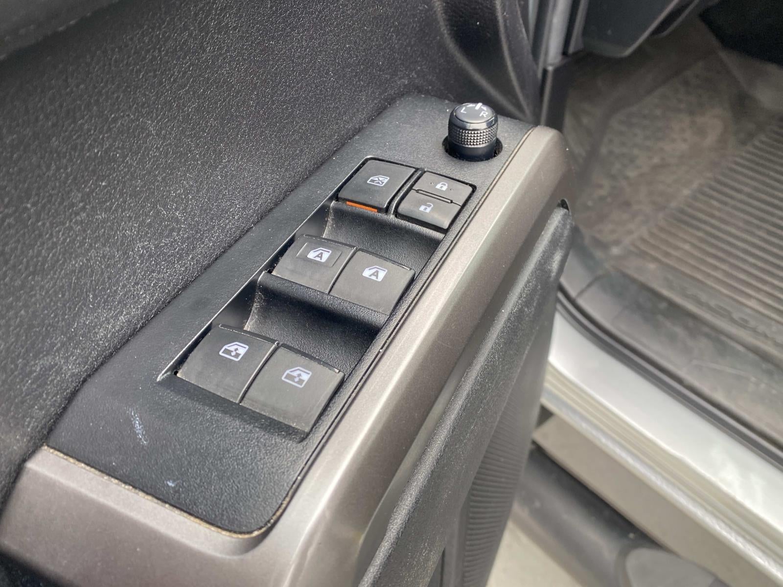 2023 Toyota Tacoma 2WD SR5 Double Cab 5' Bed V6 AT (Natl)