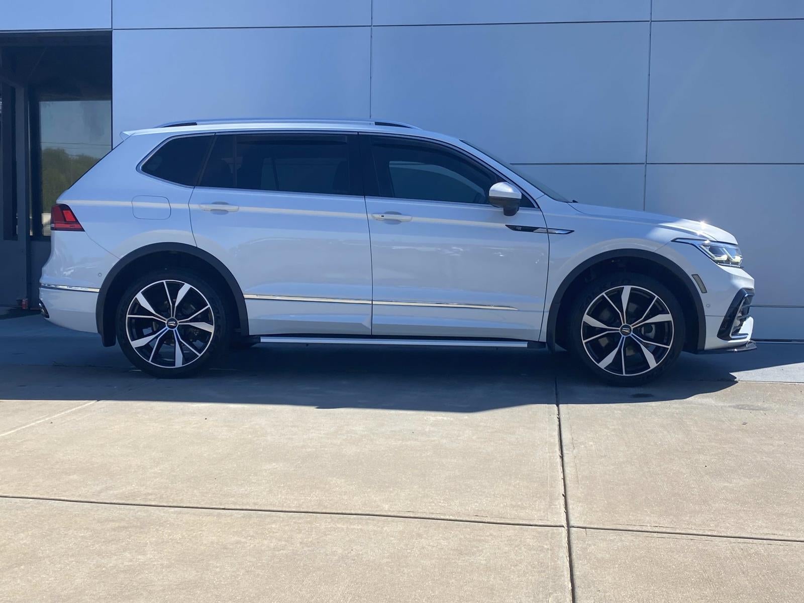 2022 Volkswagen Tiguan 2.0T SEL R-Line 4MOTION