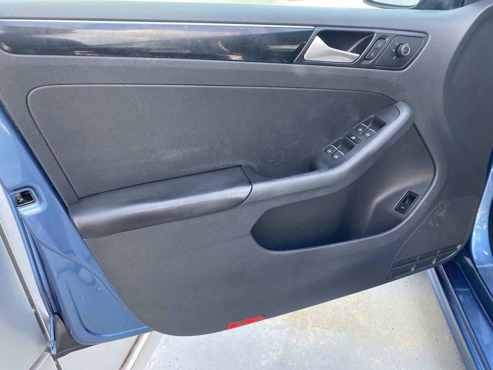 2017 Volkswagen Jetta 1.8T SEL Auto