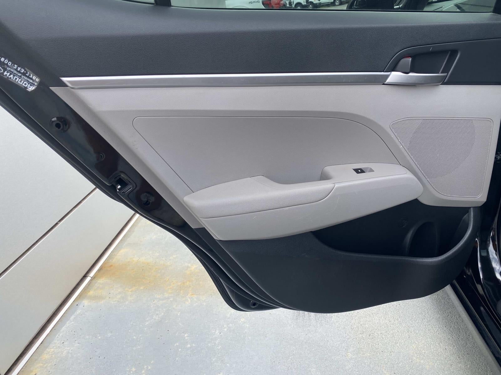 2020 Hyundai Elantra SE IVT