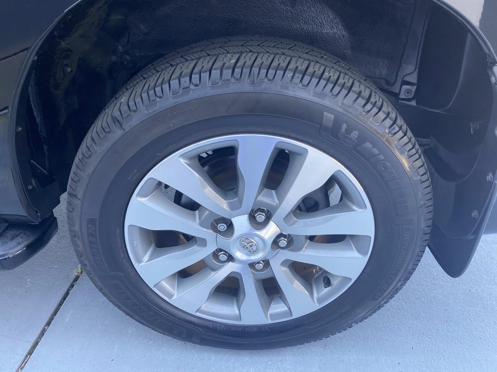 2016 Toyota Sequoia 4WD 5.7L FFV Limited (Natl)