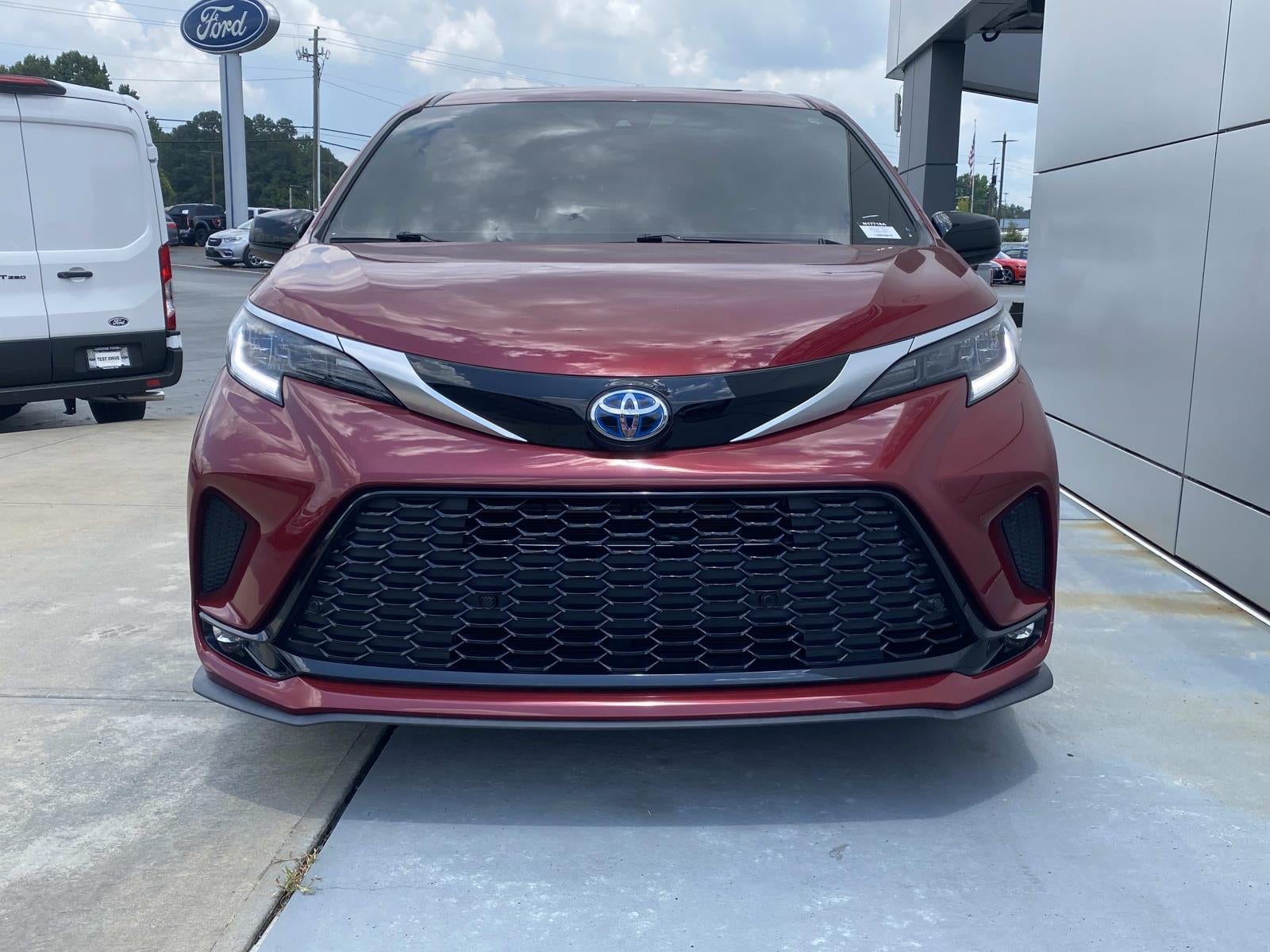 2021 Toyota Sienna XSE FWD 7-Passenger (Natl)