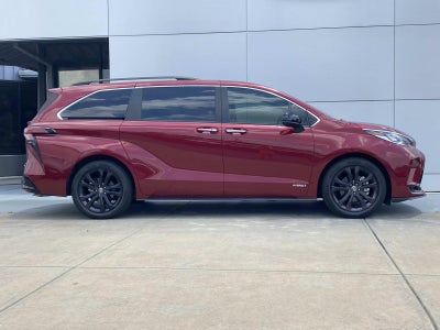 2021 Toyota Sienna XSE FWD 7-Passenger (Natl)