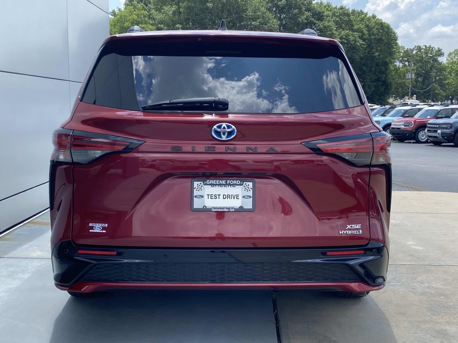 2021 Toyota Sienna XSE FWD 7-Passenger (Natl)