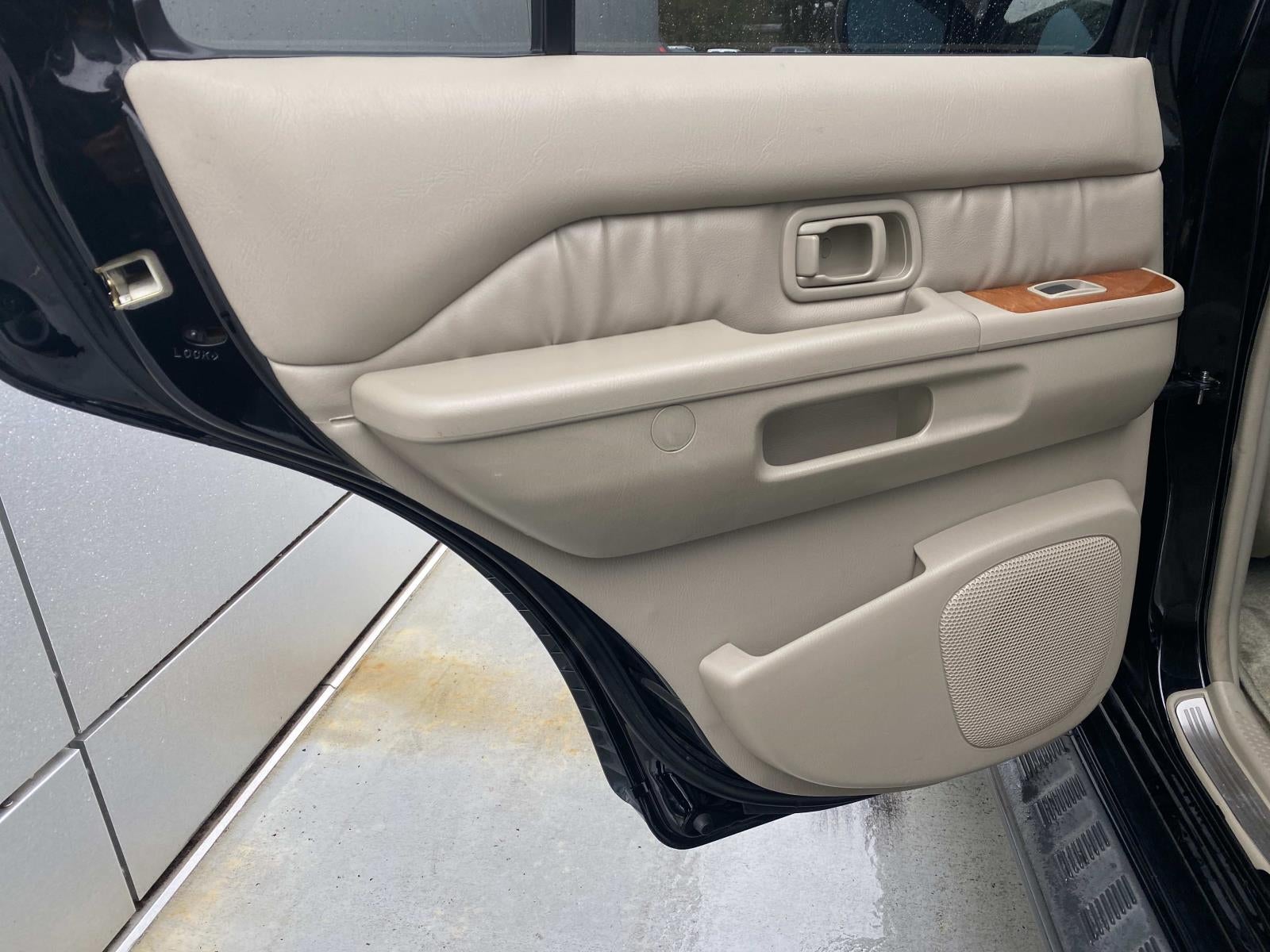 2002 INFINITI QX4 4dr SUV Luxury