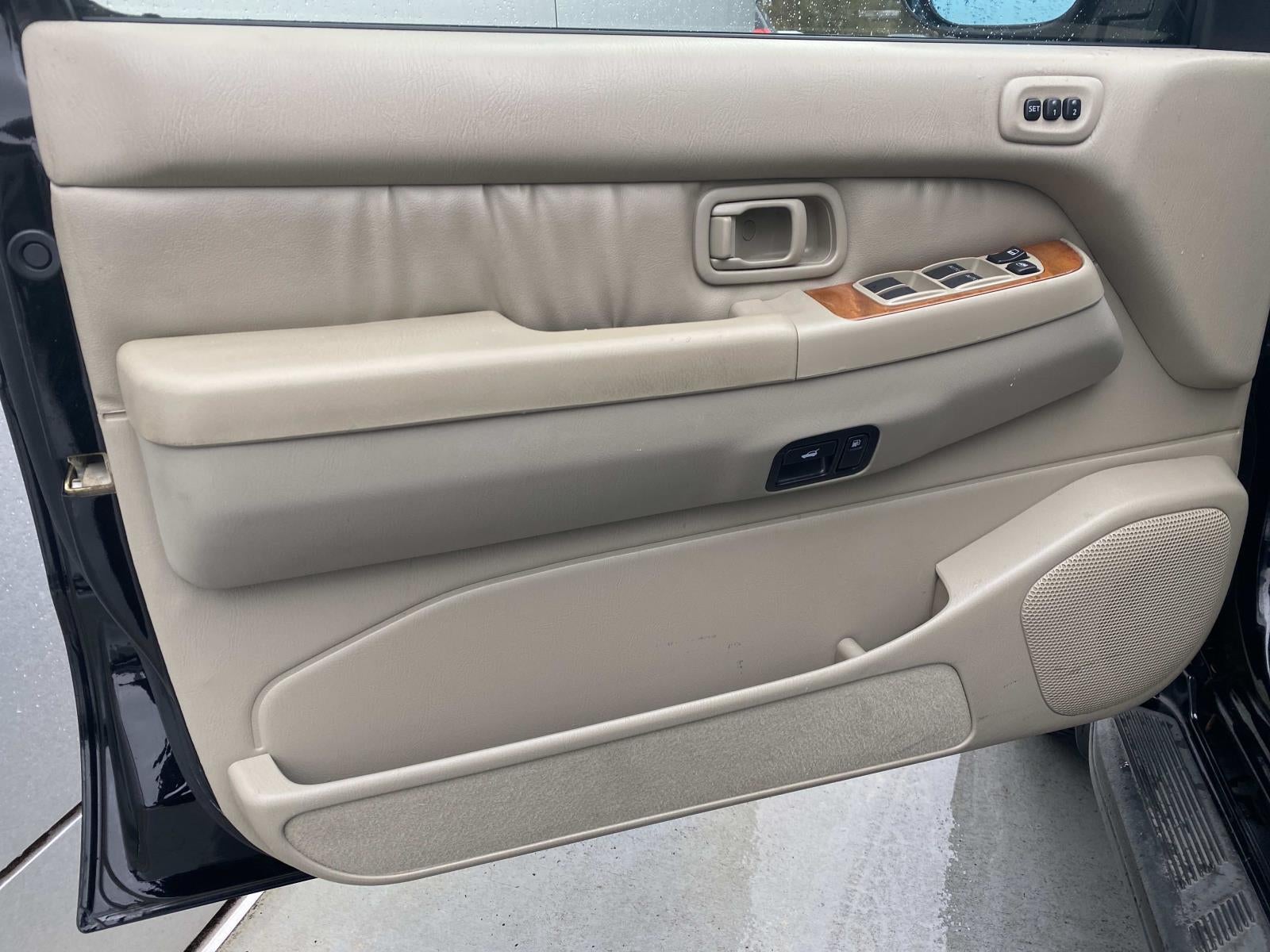 2002 INFINITI QX4 4dr SUV Luxury