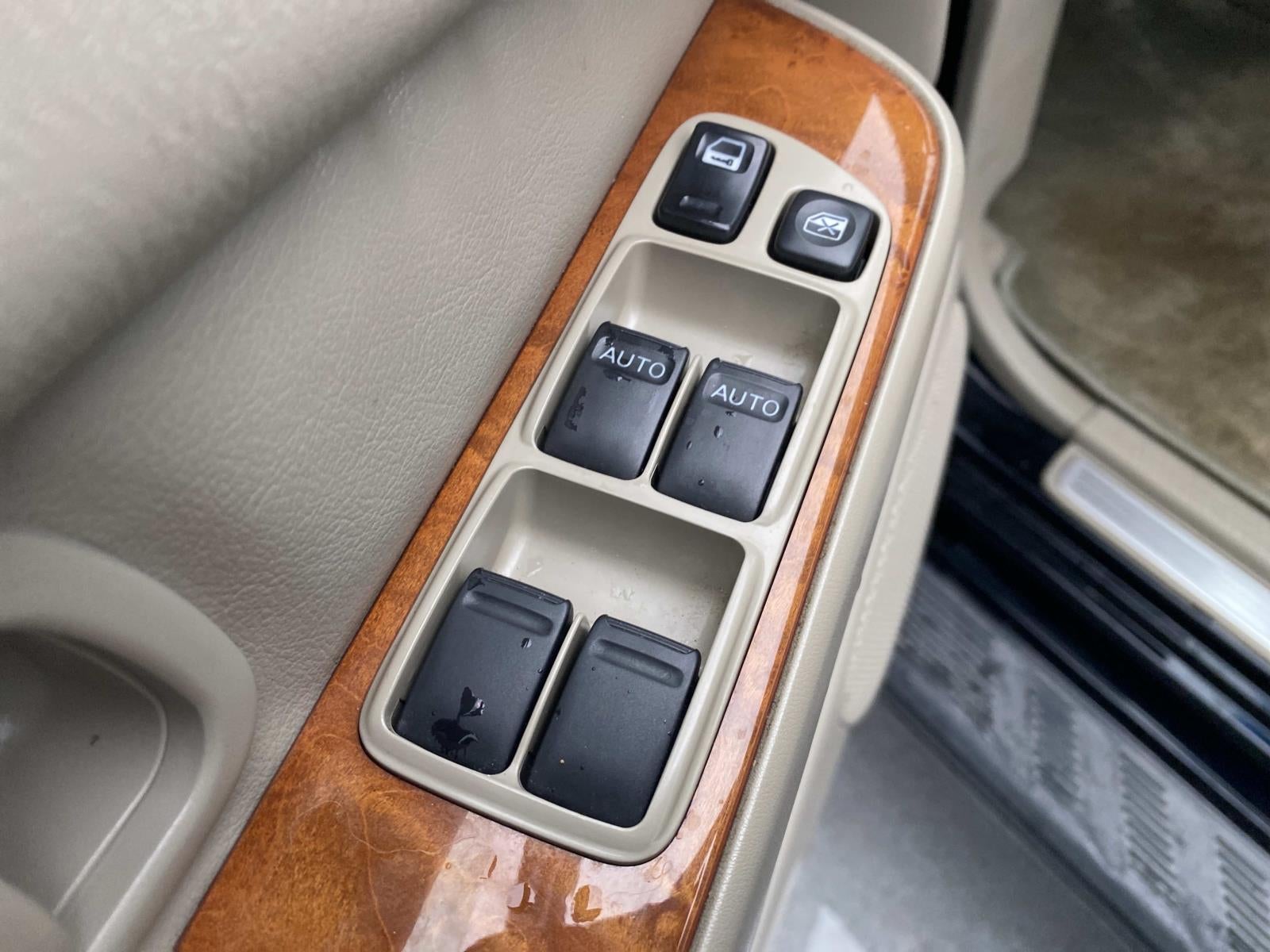 2002 INFINITI QX4 4dr SUV Luxury