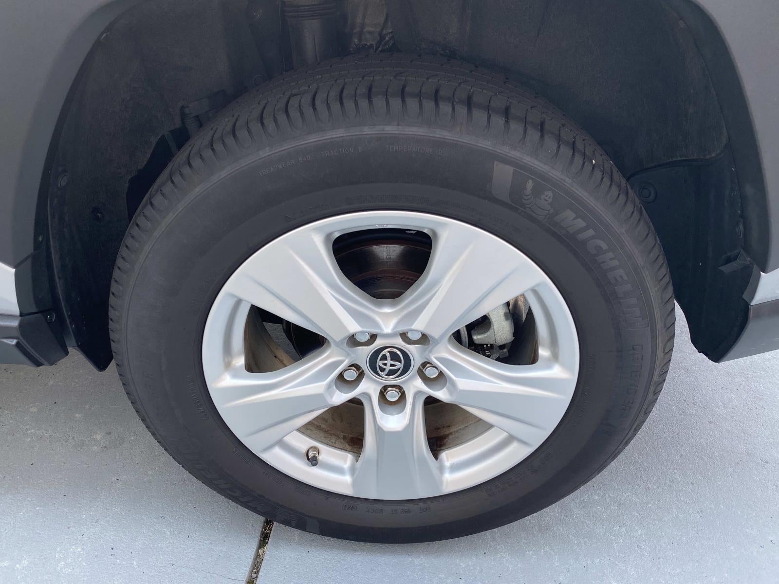 2019 Toyota RAV4 XLE FWD (Natl)