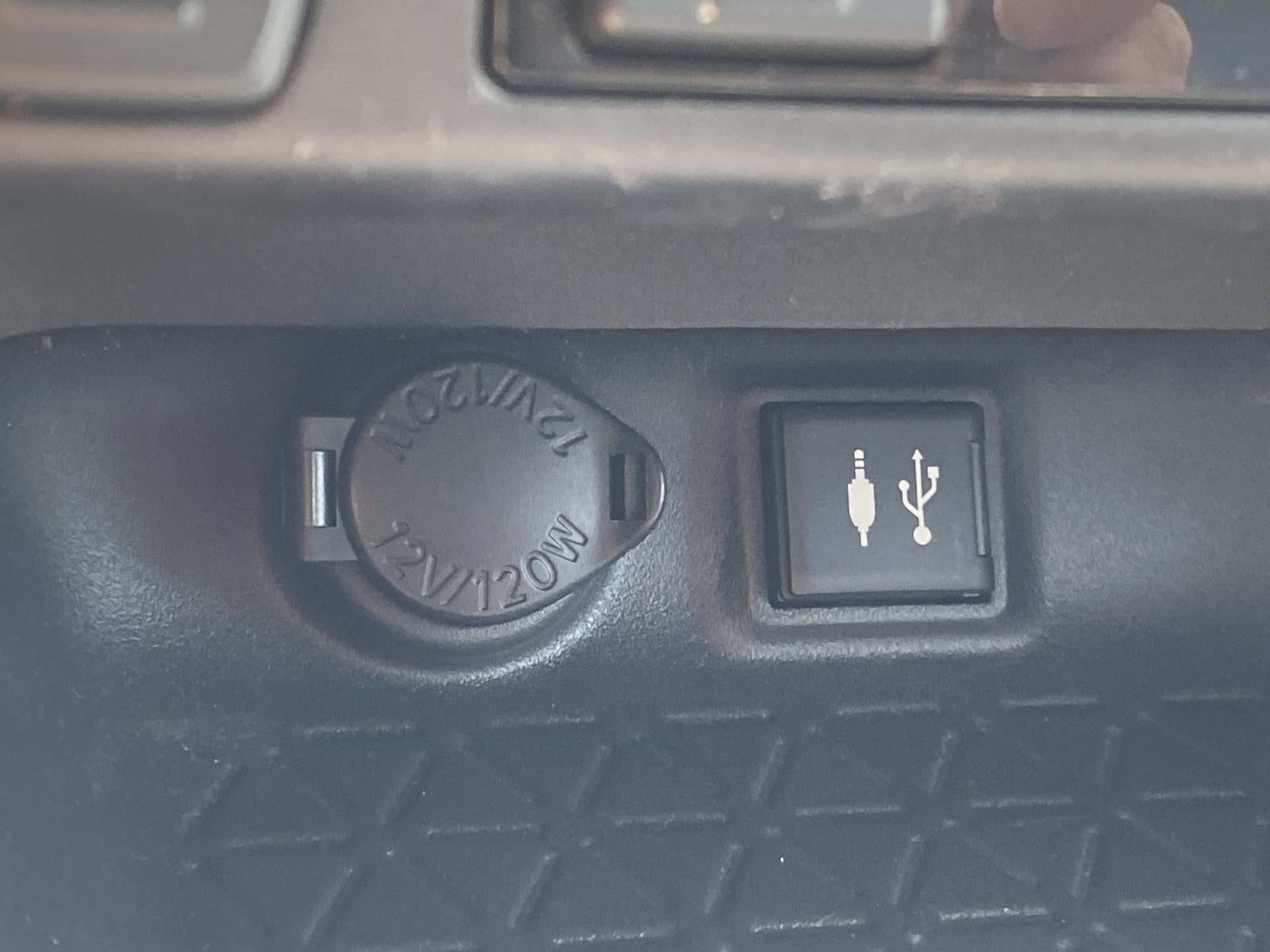 2019 Toyota RAV4 XLE FWD (Natl)