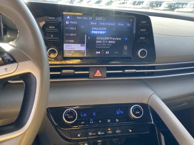 2022 Hyundai Elantra SEL IVT