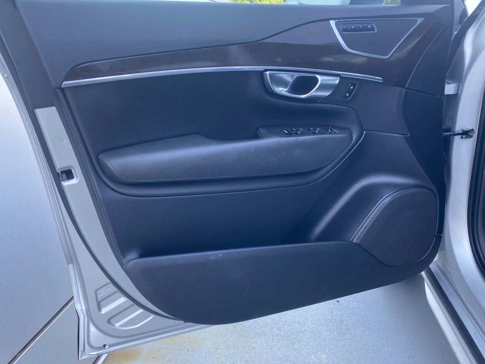 2018 Volvo XC90 T6 AWD 7-Passenger Momentum