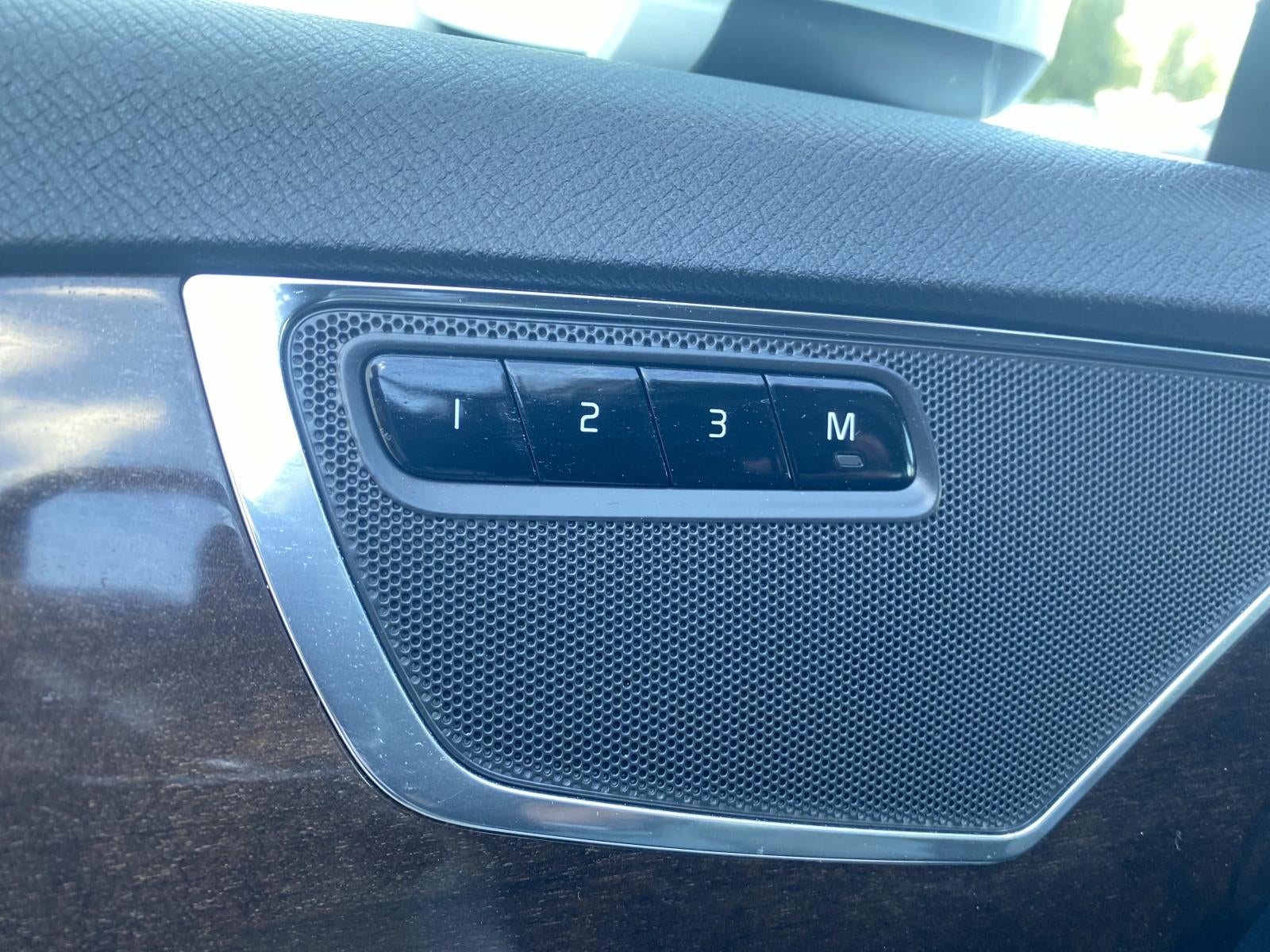 2018 Volvo XC90 T6 AWD 7-Passenger Momentum