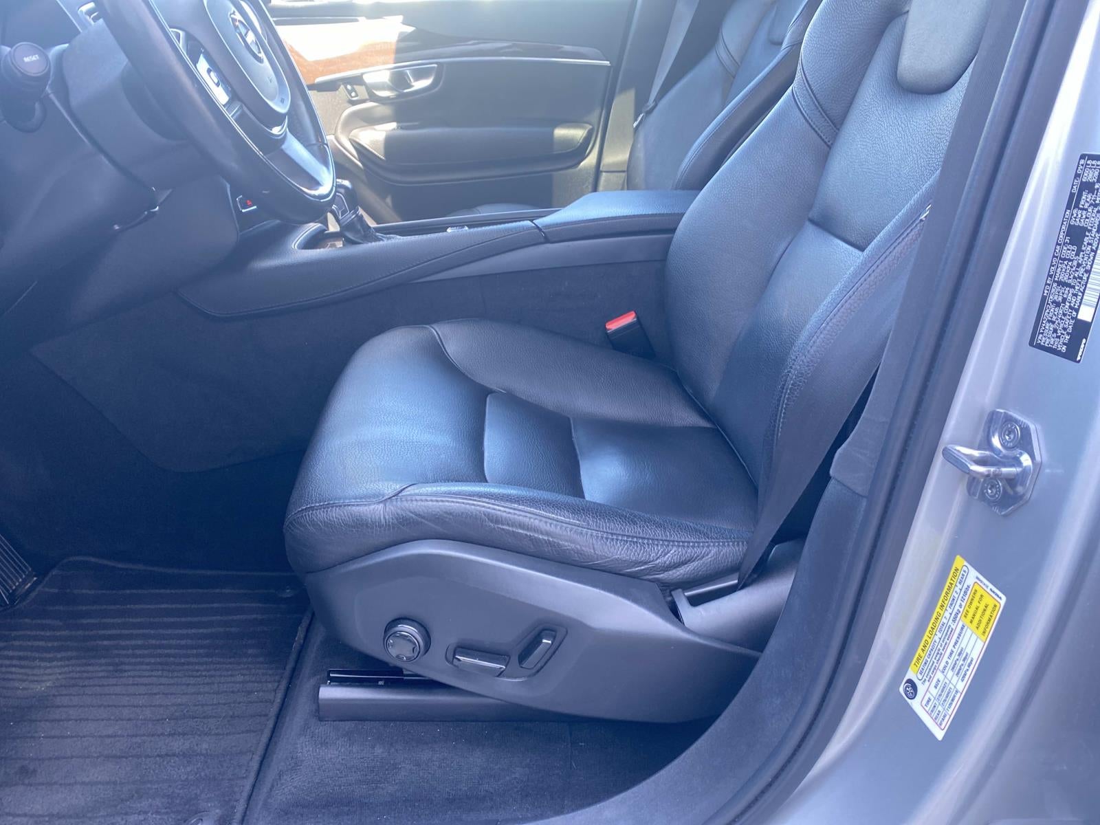 2018 Volvo XC90 T6 AWD 7-Passenger Momentum